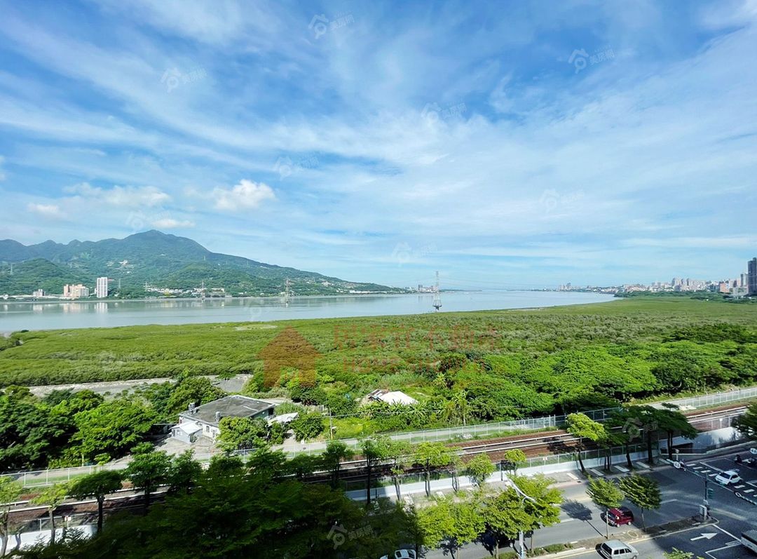 獨家專售。正面河景海納川名邸。誠。價格可談