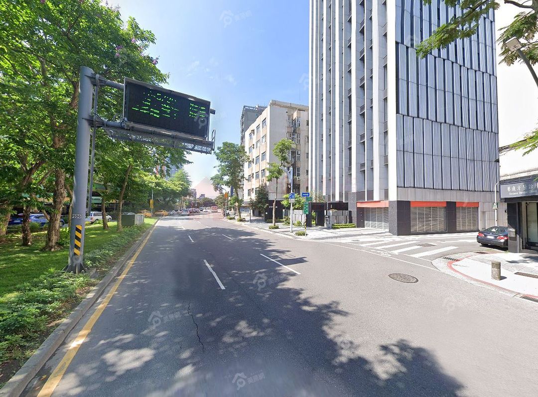 專售｜宏普PARK｜尊爵不凡挑高1+2樓角間金店面