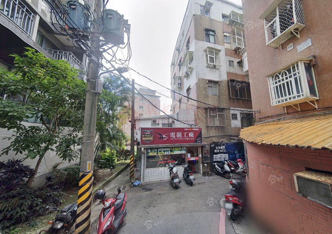 專售｜淡大金雞母時尚金店面｜投報率高